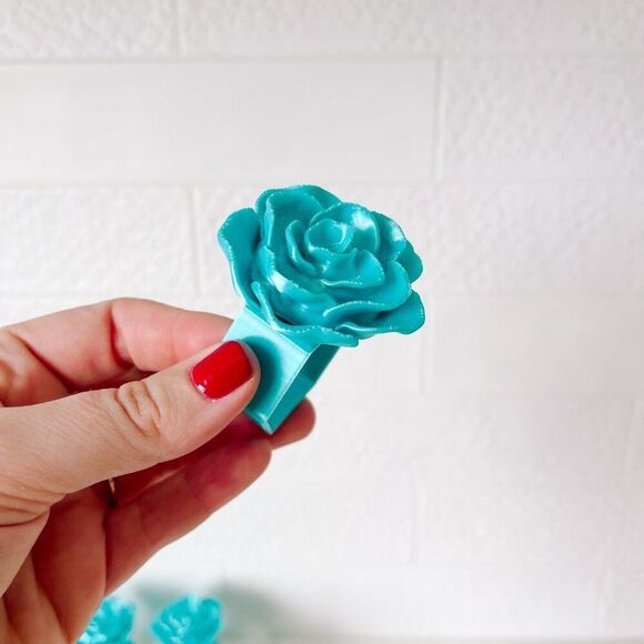 Elegant Rose Napkin Rings – Cyan Blue - Handmade - Wedding Party Event Planner - Picture 9 of 13